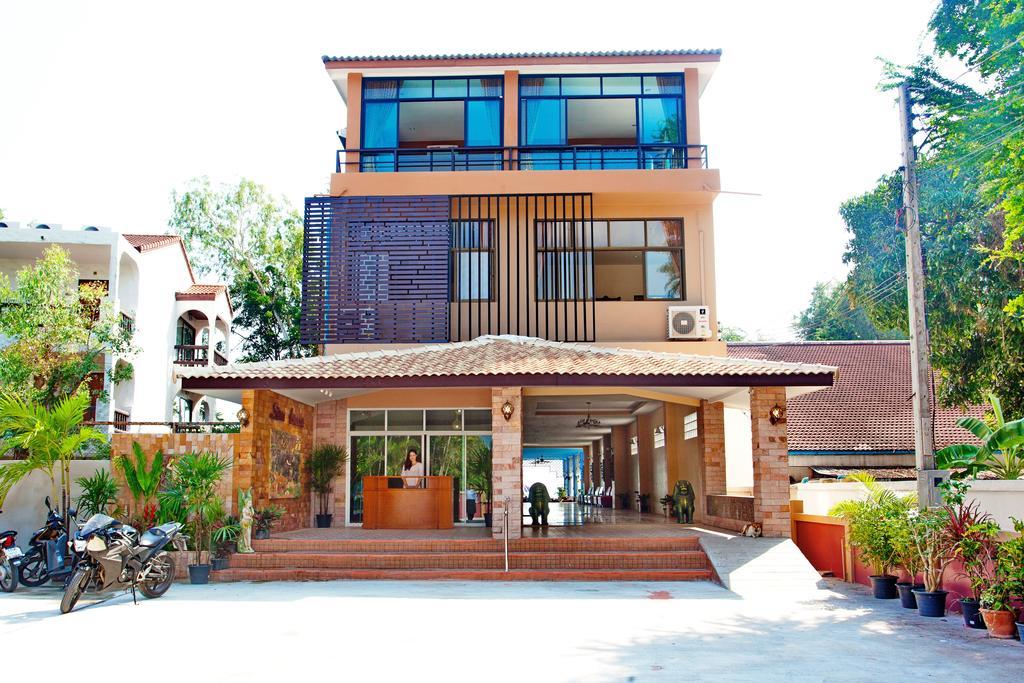 Sea Breeze Pensión Cha-Am Exterior foto